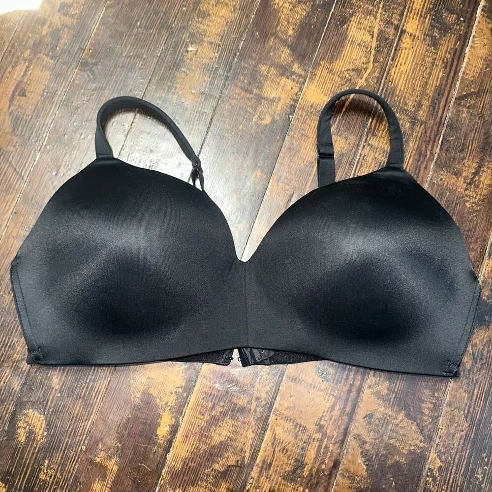 Cacique black 42DD lightly lined T-shirt no wire satiny bra